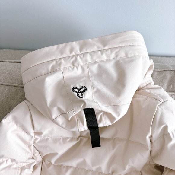 99% NEW ARITZIA POWDER PARKA, SIZE M - Picture 5 of 13